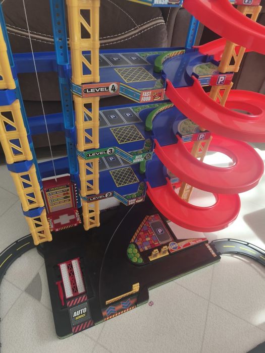 Set de joaca Garaj cu parcare