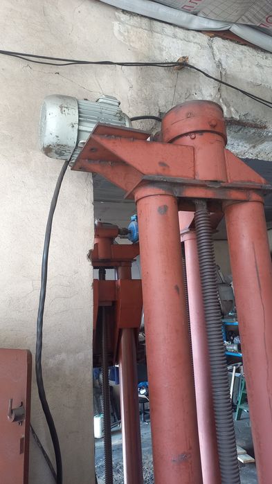 Автоподъемник для грузовых авто