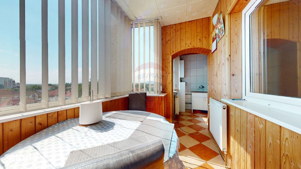 Apartament cu 3 camere de vânzare în zona Centrala, Fagaras