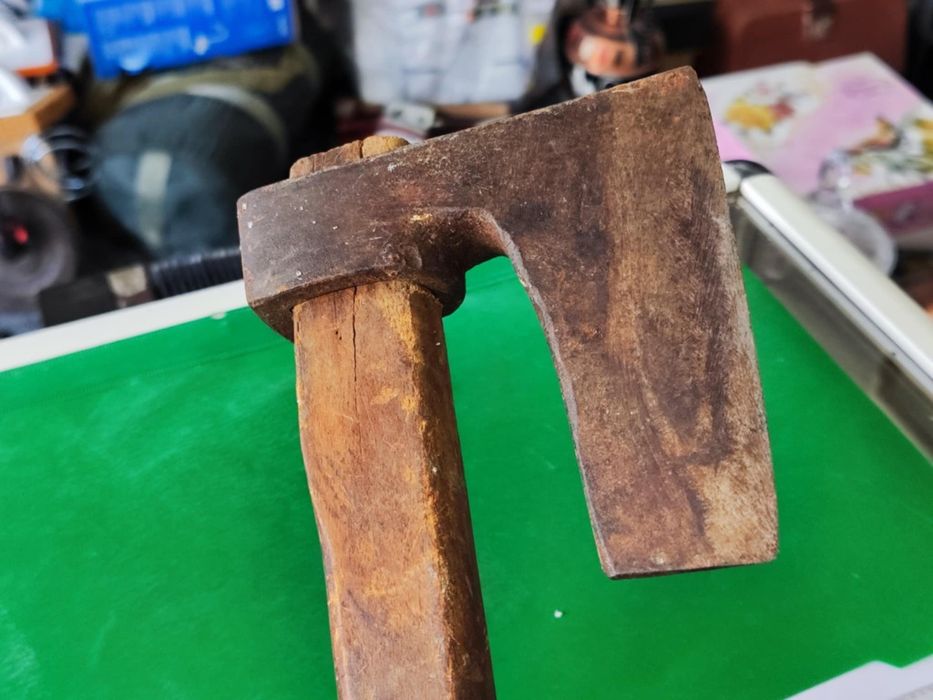 Малка брадва брадвичка