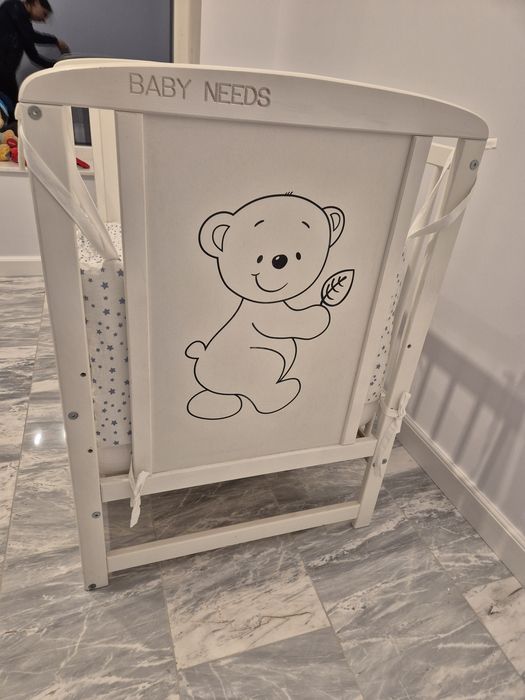 Patut lemn Babyneeds, Timmi, 120x60 cm, Inaltime saltea reglabila pe 3 nivele, Alb + Saltea 10 cm