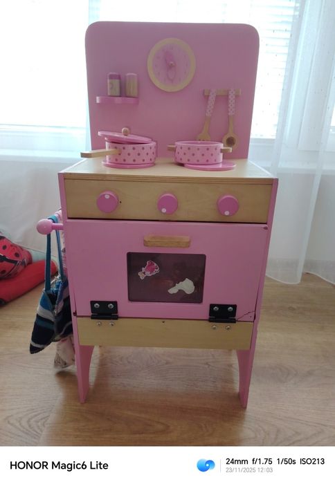 Продавам Дървена Декска Готварска Пдчка