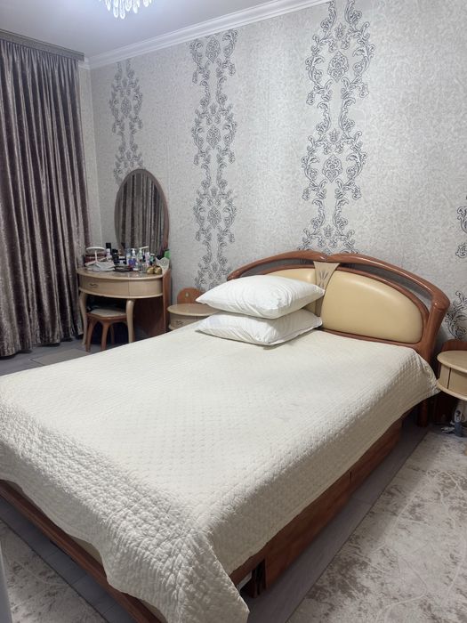 Продаю спальный гарнитур срочно в хорошем состоянии.