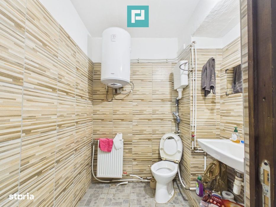 Casă din 2 corpuri cu 5 camere în  Lőkösháza