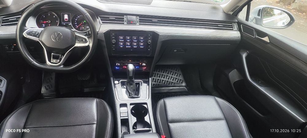 VW Passat Facelift 2023, Full, autohold (Model rar pe piată)2.0 TDI 150CP, Scaune Copii Integrate ,17000>12900,  la Schimb cu Suv