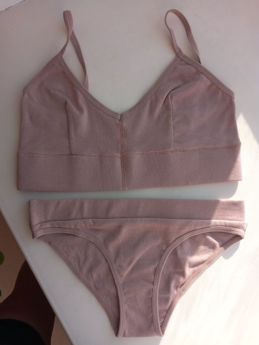 Комплект белья ,без косточек.