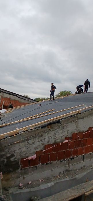 Executam orice tip de reparatie pentru acoperis si montam sisteme de a