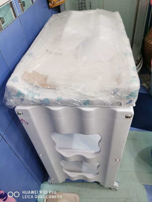 Masuta Mappy de infasat, schimbat copii, cu cadita inclusa, 2 in 1.