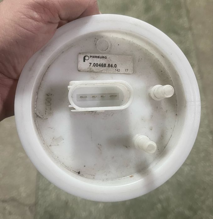 Vând pompă benzină Pierburg