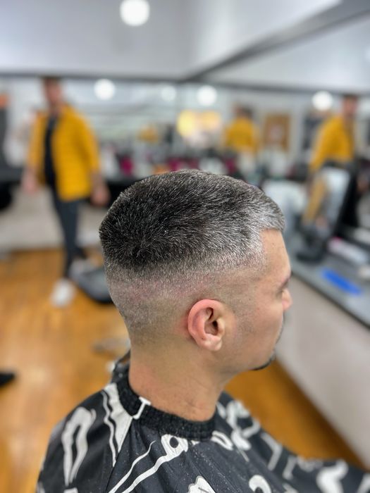 Nu mai pierde timp!  Tuns la domiciliu in Brasov Fade/ Clasic