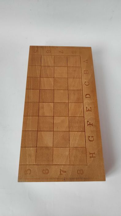 Шах с дървени фигури 35 х 35 см