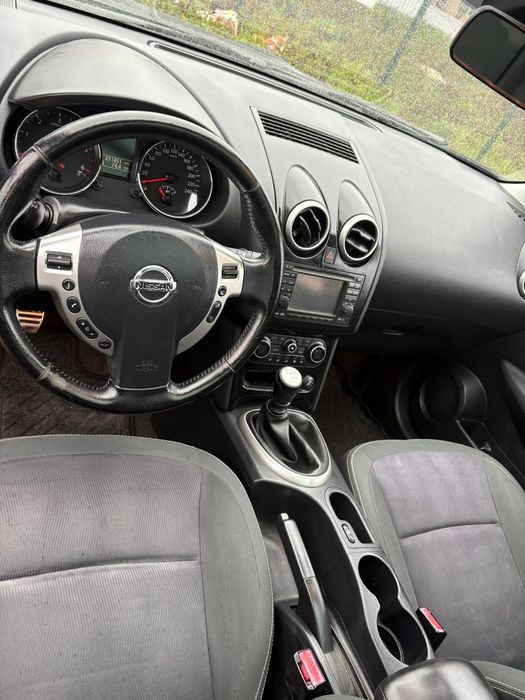 NISSAN QASHQAI 2 .7 locuri RAR efectut.