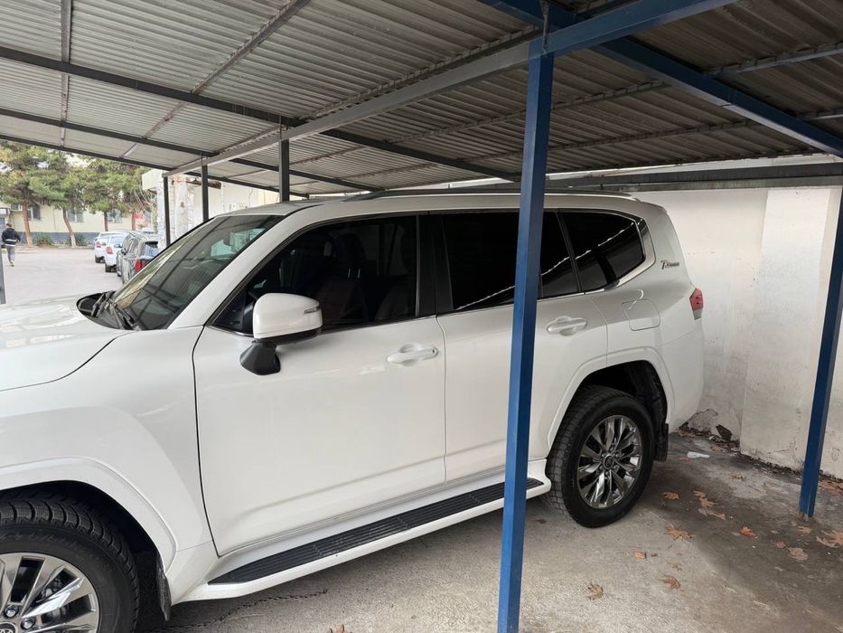 Продам свой Land Cruiser 300. Full официальная
