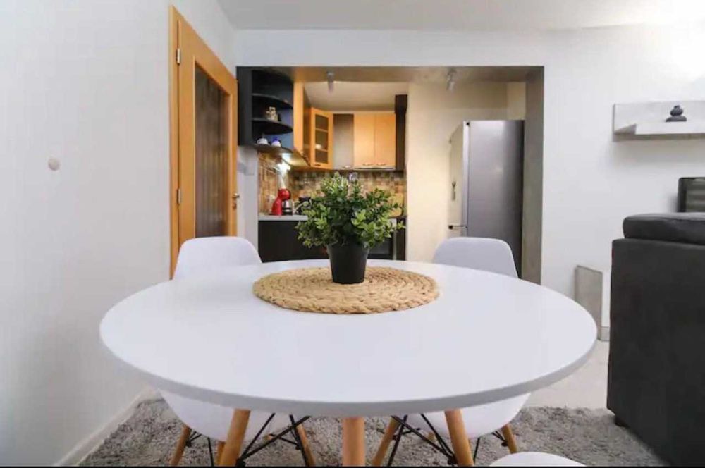 Дава се под наем Тристаен апартамент в Пловдив, Кършияка - 80 кв.м за 550 € - Снимка #3