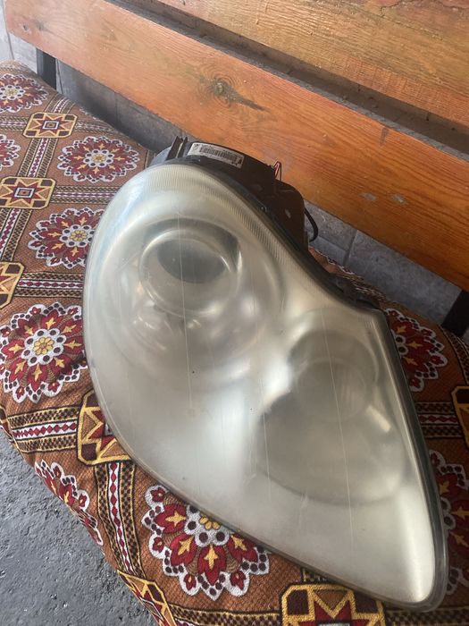 фара на порш каен