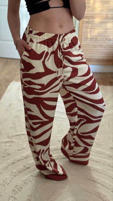 Pantaloni lejeri cu print