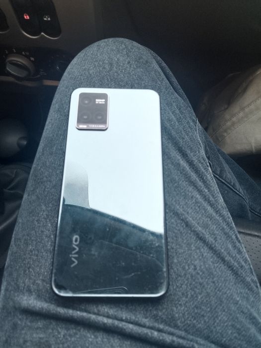 Продам телефон Vivo Y33S