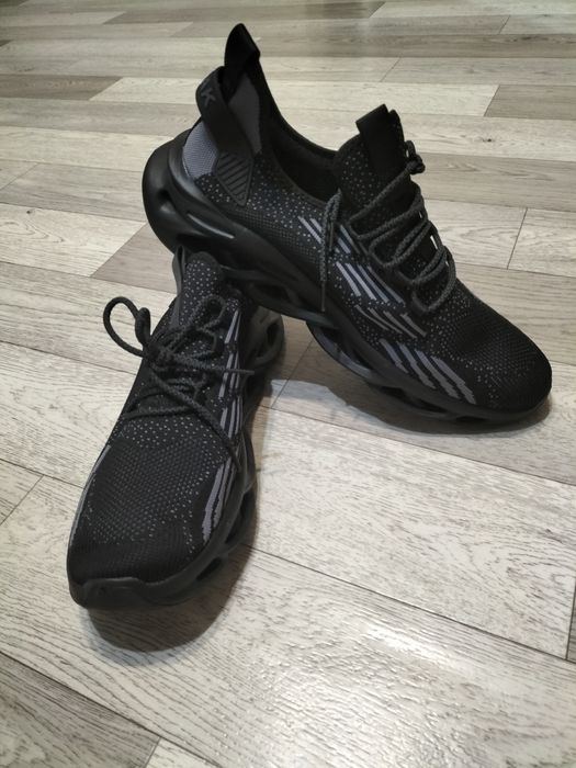 Кроссовки летние