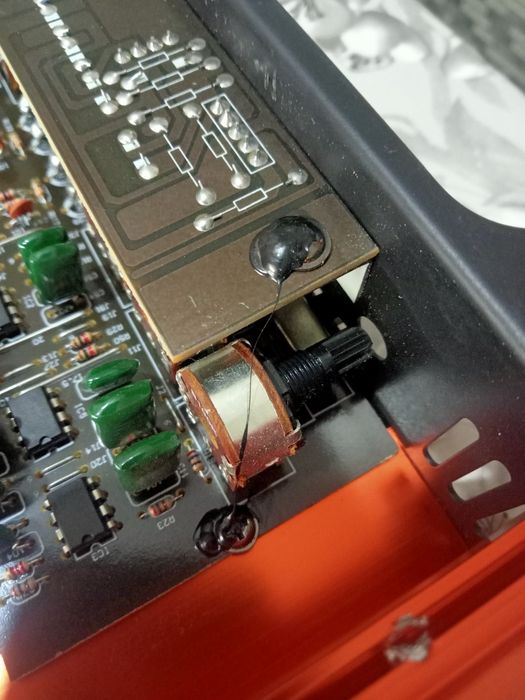 Продам усилитель Barracuda 4.100 в отличном состоянии.