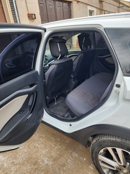 Lada vesta sw cross sotiladi