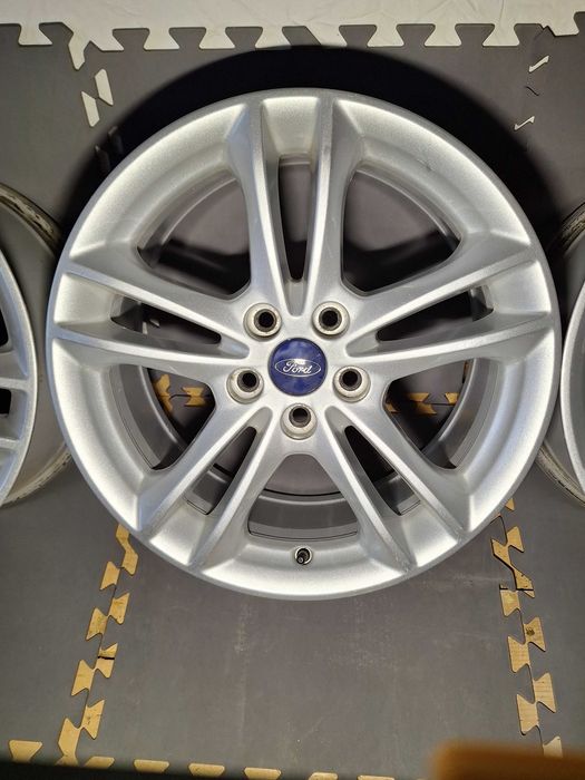 Vând set 4 jante aliaj pe 17  Ford Mondeo,  Focus, kuga, C Max etc.