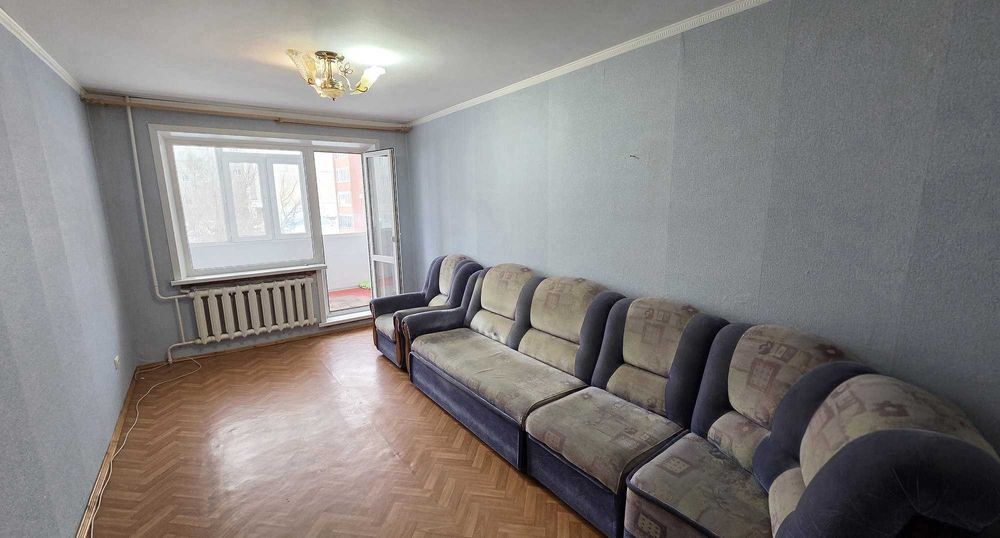 Продам 2 комнатную в 7 микрорайоне