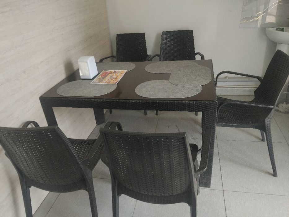 Fast foodga stol stul sotiladi