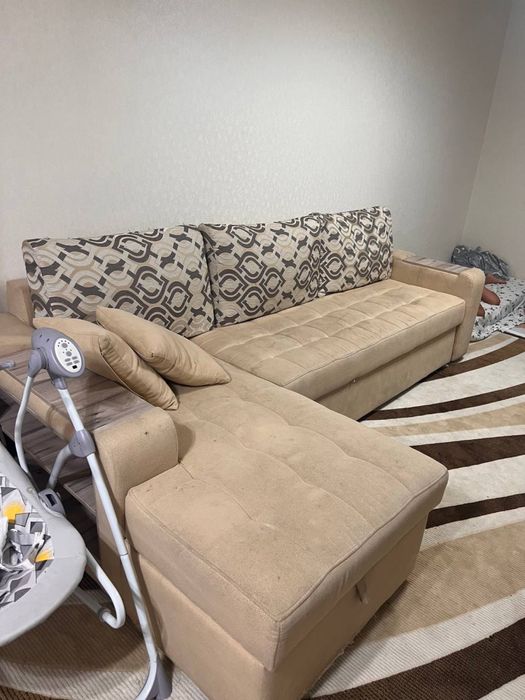 Диван угловой б/у