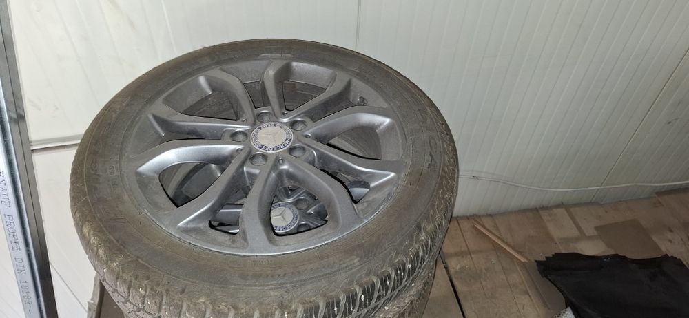 Vand sau schimb  roti mercedes cu roti toyota