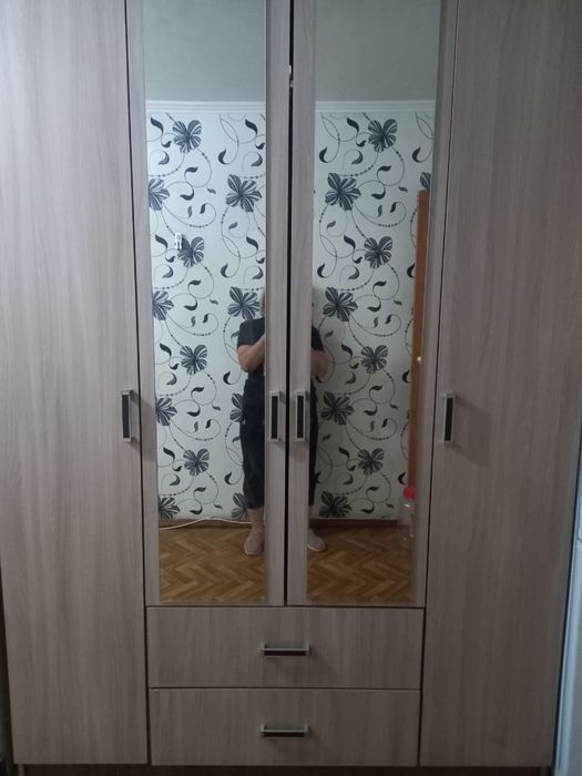 шкаф для одежды.