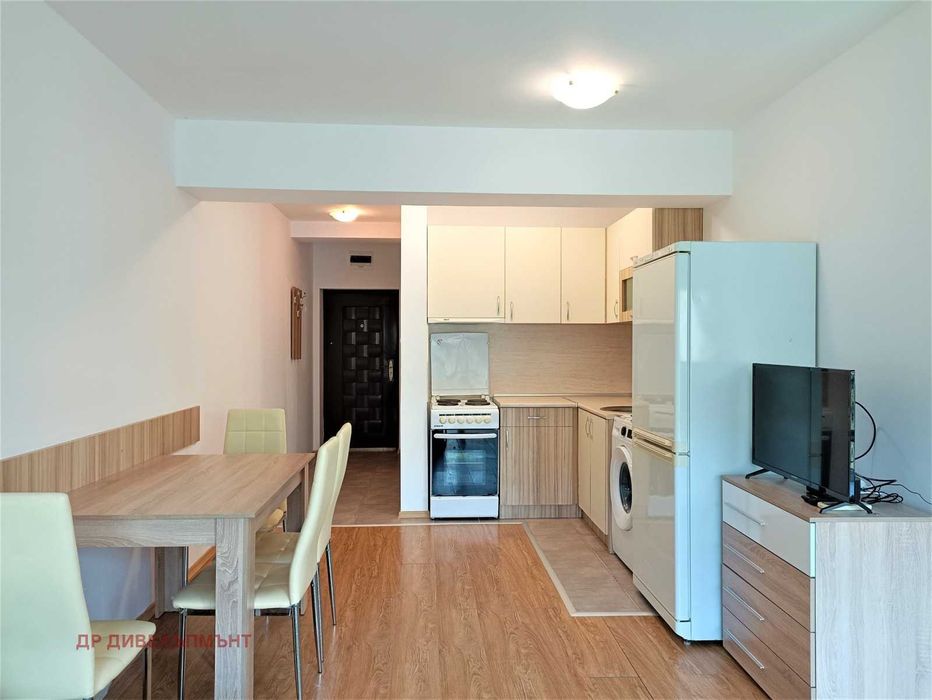 Дава се под наем Тристаен апартамент в Свети Влас - 91 кв.м за 611.49 € - Снимка #1