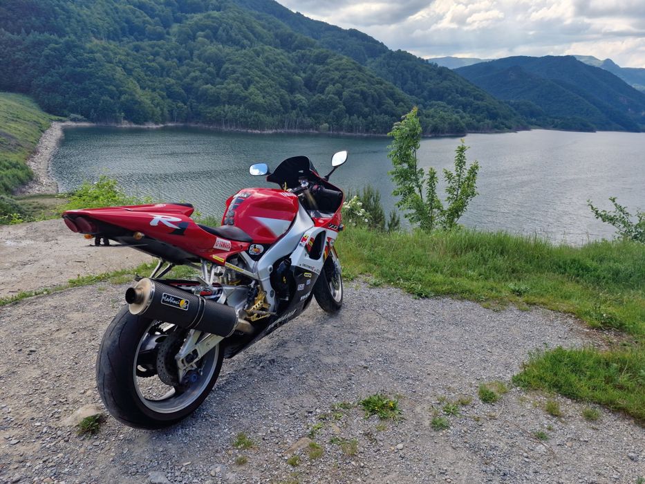 Yamaha R1 RN 04 2001