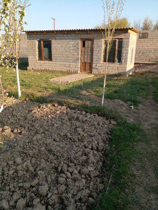 Продаю дачу,два участка по 6 соток,дом хоз постройки,плодовые деревья.