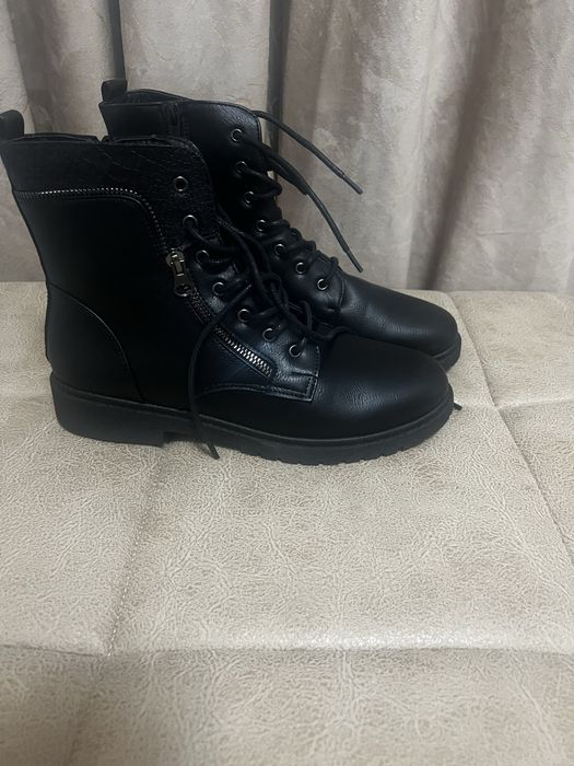 Ботиночки новые 41 рр покупала в Москве.