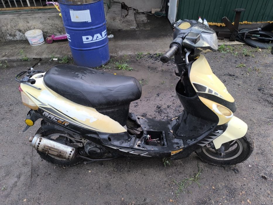 Продам 2 скутера  на ходу