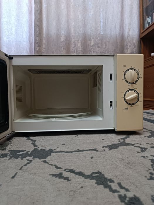 Продам микроволновку "BEKO"
