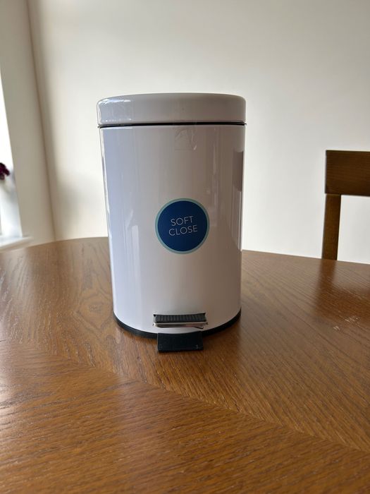 Ведро для мусора с педалью