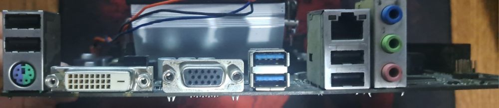 Placa de baza cu placa video