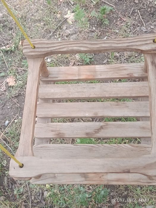 Продаются деревянные качели.