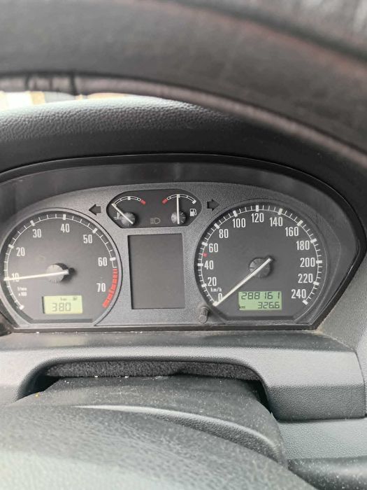 Vand Skoda Fabia 1,4 16 valve 100CP benzina an 2000,ingrijita,curata, in stare perfecta de functionare, consum redus