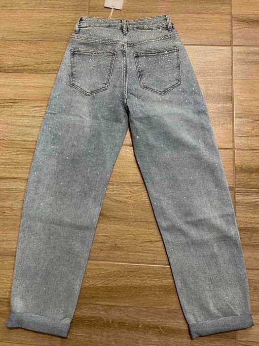 дънки с камъчета