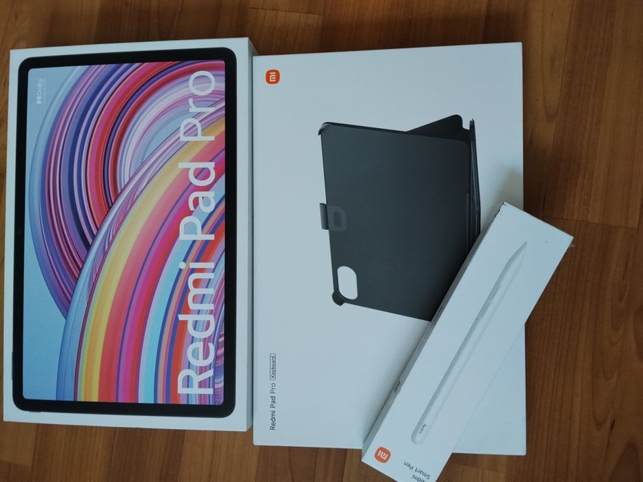 Xiaomi Redmi pad pro със Xiaomi pen и Xiaomi pad pro keyboard