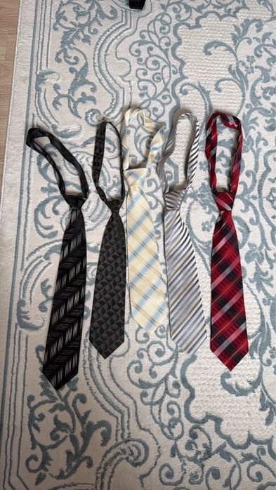 Костюмы и галстуки