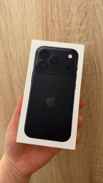 Продам I-PHONE 18 pro, 256