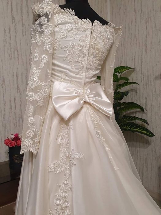 Rochie mireasa ivory