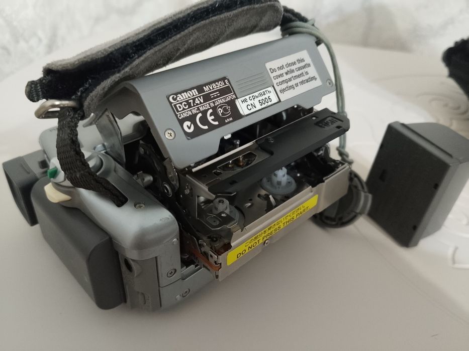 Canon MV830i Mini DV.