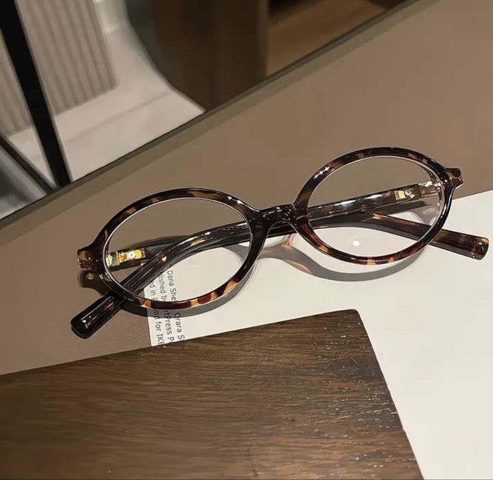 Очки с линзой -4 готовые