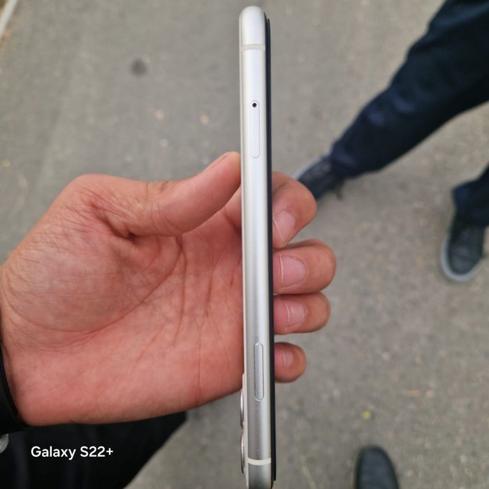 iPhone 11 обмен на любой телефон могу доплата