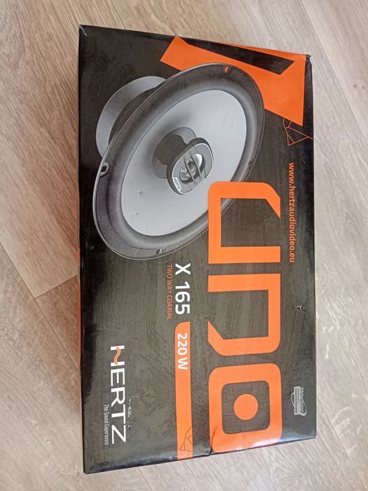 Продам колонки Hertz X165