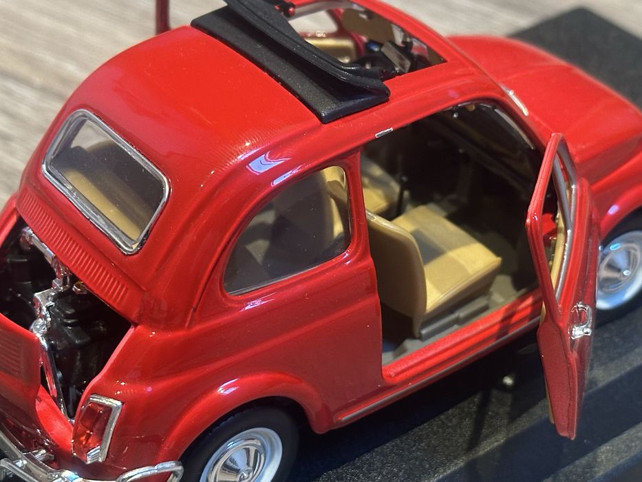 Fiat 500L Burago 1/21